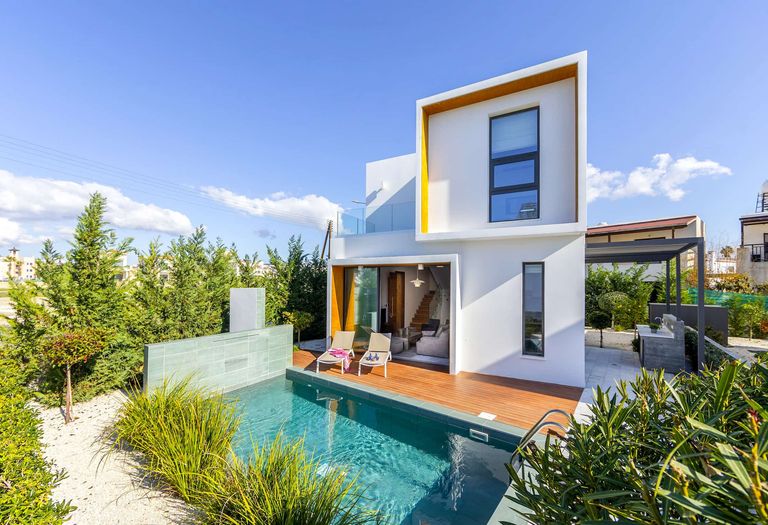 Villa with pool in Cyprus